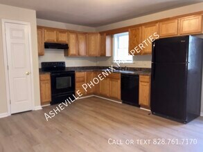 18 Ican Dr in Arden, NC - Building Photo - Building Photo