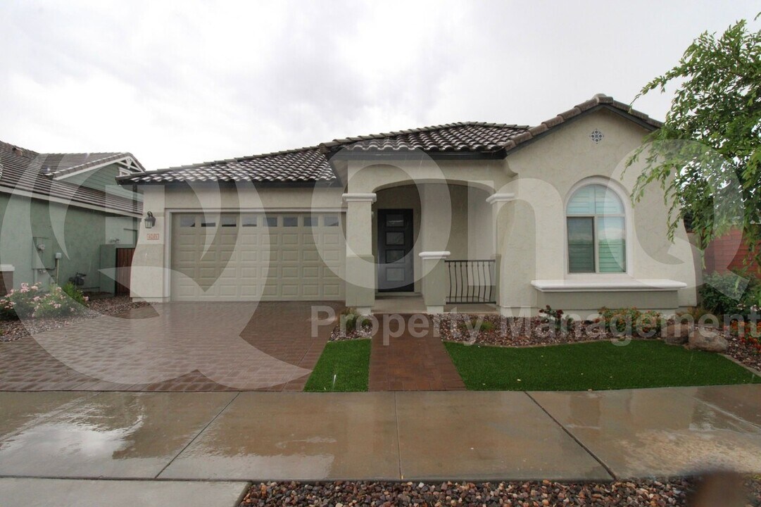 4245 E Bernice St in Gilbert, AZ - Building Photo