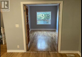 985 Dupont St in Toronto, ON - Building Photo - Building Photo