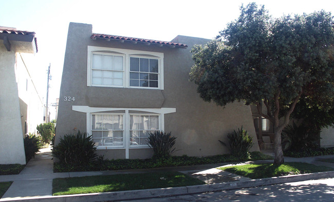 324 16th St in Huntington Beach, CA - Building Photo - Building Photo