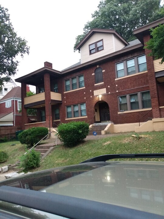 2848 Melrose Ave, Unit 1 South in Cincinnati, OH - Building Photo