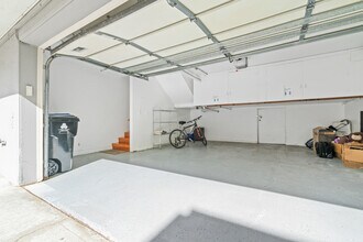 4725 La Villa Marina, Unit B in Marina Del Rey, CA - Building Photo - Building Photo