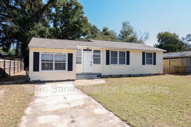 property at 802 Rue Max St