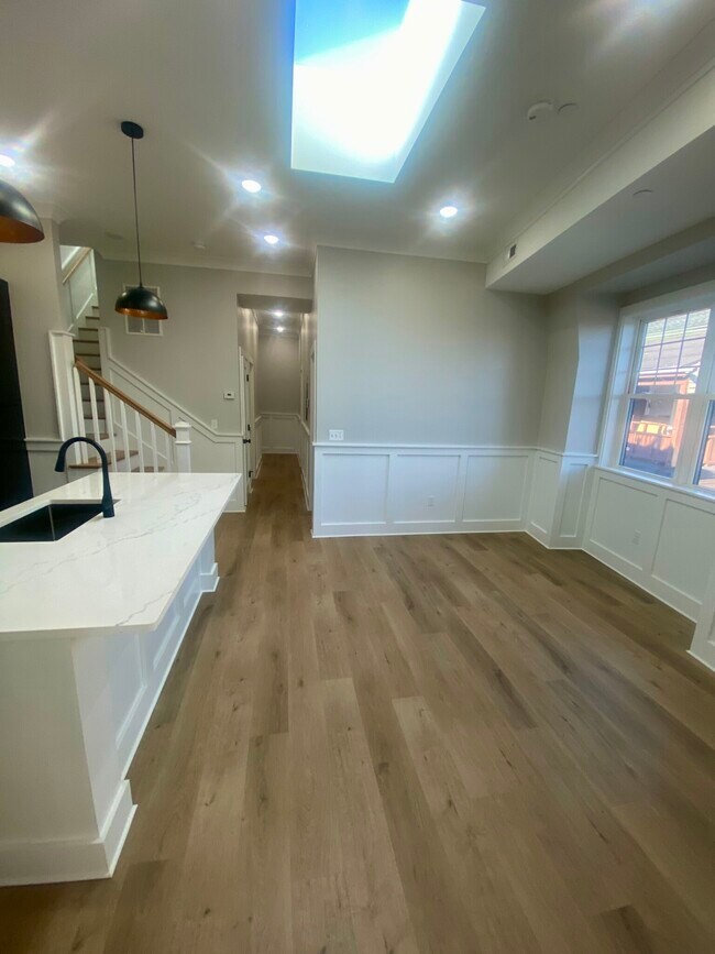 115 Thurston St, Unit #H in Somerville, MA - Foto de edificio - Building Photo