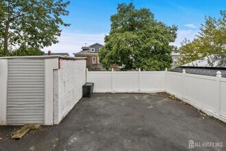 213 Maple Ave in Irvington, NJ - Building Photo - Building Photo