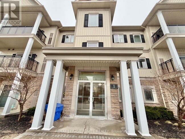 5 Sidney Ln in Bowmanville, ON - Building Photo - Building Photo