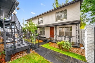 4004 N Branch Ave in Tampa, FL - Building Photo - Building Photo