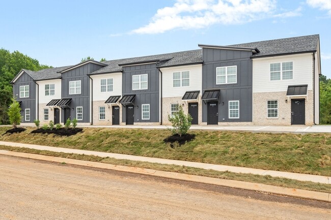Meadow Hill Townhomes in Clarksville, TN - Building Photo - Building Photo