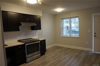 1 Fairway Cir, Unit A4 in White Plains, NY - Building Photo - Building Photo