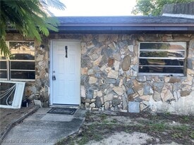 614 Denise Ave in Sebring, FL - Building Photo