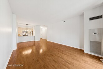 330 N Jefferson St in Chicago, IL - Building Photo - Building Photo