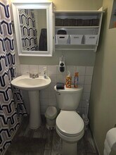 R and B Properties in Bremerton, WA - Building Photo - Building Photo