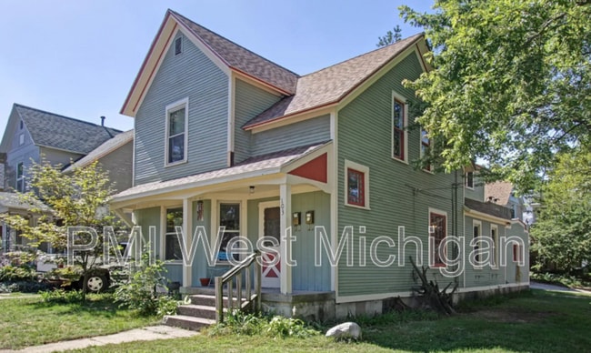 property at 103 Fitzhugh Ave SE