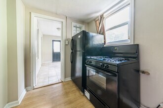 986 E Warrington Ave in Pittsburgh, PA - Building Photo - Building Photo