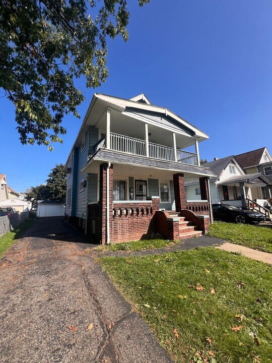 11117 Melba Ave-Unit -Unit #1 in Cleveland, OH - Building Photo