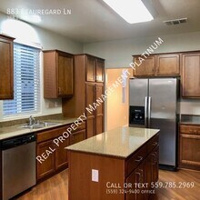 883 Beauregard Ln in Clovis, CA - Building Photo - Building Photo