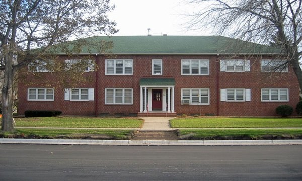 Mayfair Apartments in Morris, MN - Building Photo