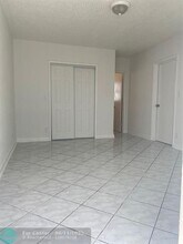865 SE 20th Ave in Deerfield Beach, FL - Building Photo - Building Photo
