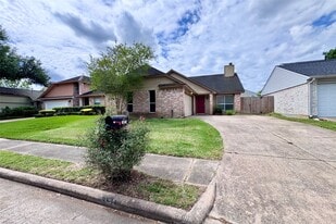 3511 Palm Grove Dr in Missouri City, TX - Building Photo
