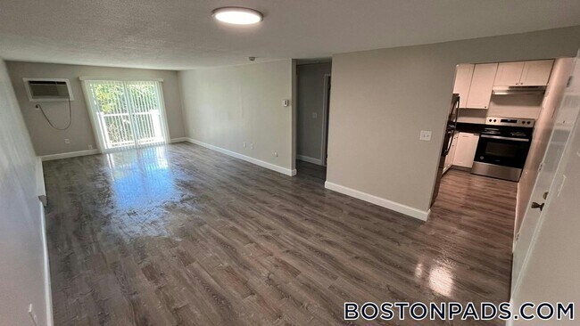 799 Farm Rd in Marlborough, MA - Building Photo - Building Photo
