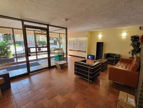 4 Trowbridge Pl, Unit #4F in Cambridge, MA - Building Photo - Building Photo