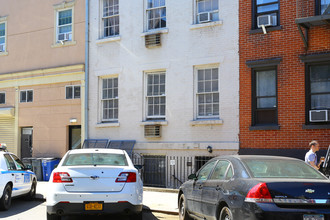 244 W 20th St in New York, NY - Foto de edificio - Building Photo