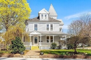 129 Union St in Athol, MA - Building Photo