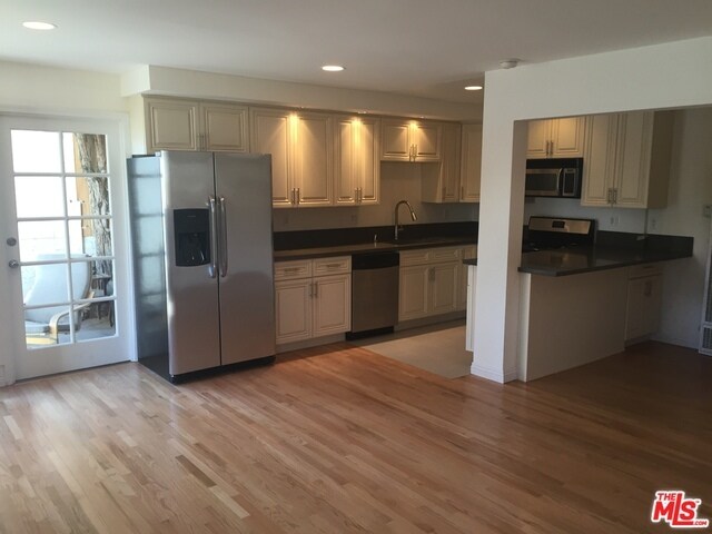 3603 Mentone Ave-Unit -1 in Los Angeles, CA - Building Photo - Building Photo