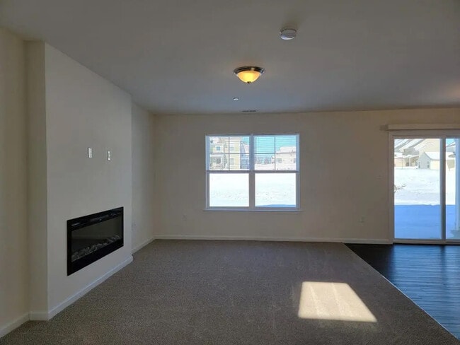 64 Rollins Ln in Willow Street, PA - Foto de edificio - Building Photo