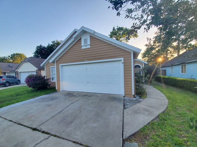 property at 129 Edgewater Cir