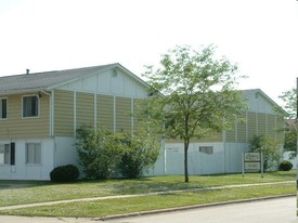 Westwood Apartments in Cedar Rapids, IA - Building Photo