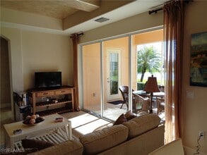 562 Avellino Isles Cir in Naples, FL - Building Photo - Building Photo