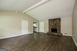 4554 Cresant Ln in Douglasville, GA - Building Photo - Building Photo
