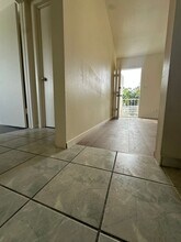 1165 E 42nd Pl. in Los Angeles, CA - Building Photo - Building Photo