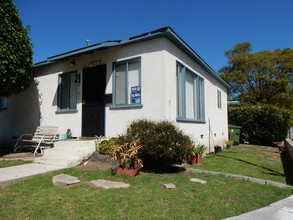 1705 251st St in Lomita, CA - Foto de edificio - Building Photo