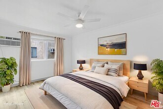 4916 Hazeltine Ave in Los Angeles, CA - Building Photo - Building Photo