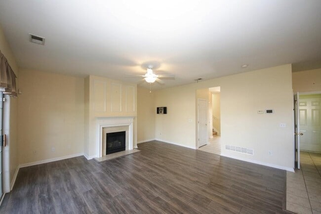2120 Highland Gate Dr in Cumming, GA - Building Photo - Building Photo