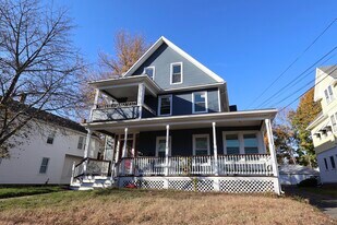 101 Stearns St in Bristol, CT - Building Photo