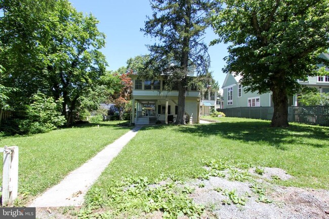 304 W German St in Shepherdstown, WV - Foto de edificio - Building Photo