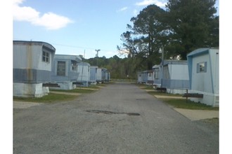 Cavalier Mobile Home Park in Chesapeake, VA - Building Photo - Other