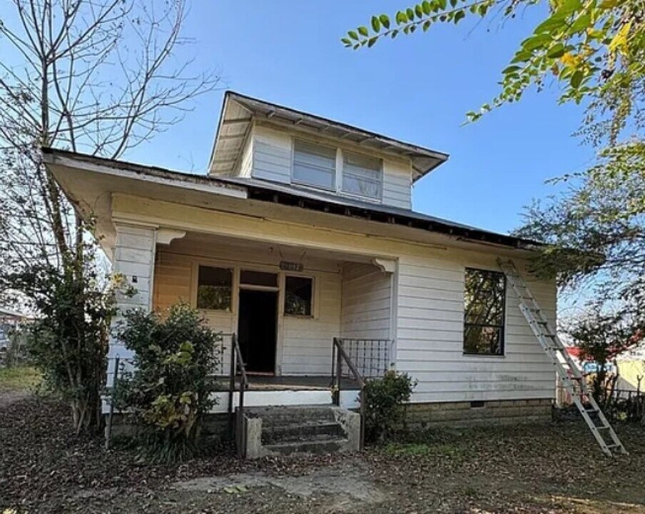 1317 N 33rd St in Fort Smith, AR - Building Photo