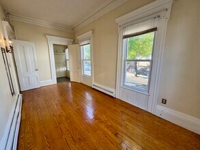 123 Almy St, Unit 1F in Providence, RI - Building Photo - Building Photo