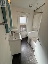 11 Proctor Blvd in Hamilton, ON - Building Photo - Building Photo