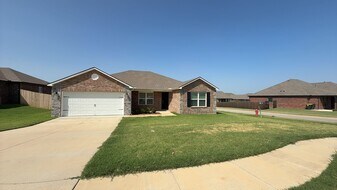 13990 S Lansing Ave in Glenpool, OK - Building Photo