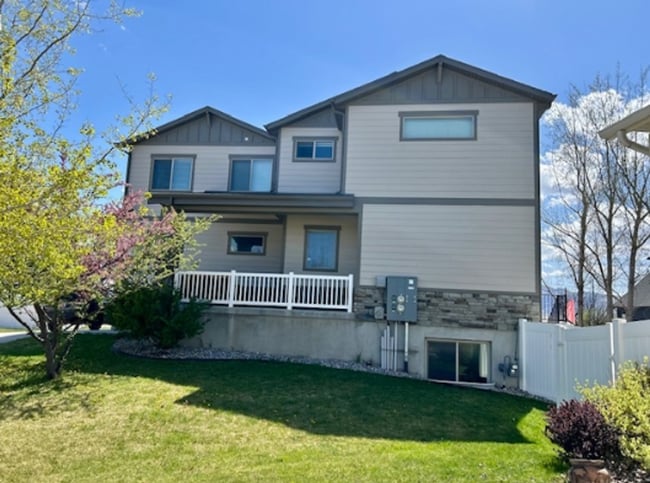 21-23 N 2370 W in Lehi, UT - Building Photo - Building Photo