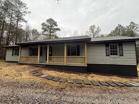 6727 Seven Islands Rd in Madison, GA - Building Photo