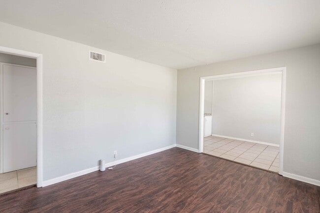 230 E 51st Pl N in Tulsa, OK - Building Photo - Building Photo