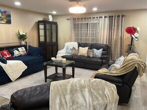 3086 Pointer Dr in Palm Harbor, FL - Building Photo - Building Photo