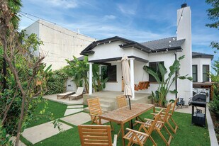7734 Lexington Ave in West Hollywood, CA - Building Photo