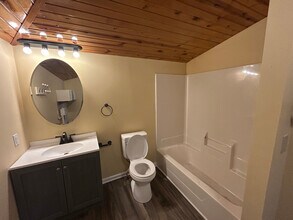 9 W Walnut St in Mount Vernon, OH - Foto de edificio - Building Photo